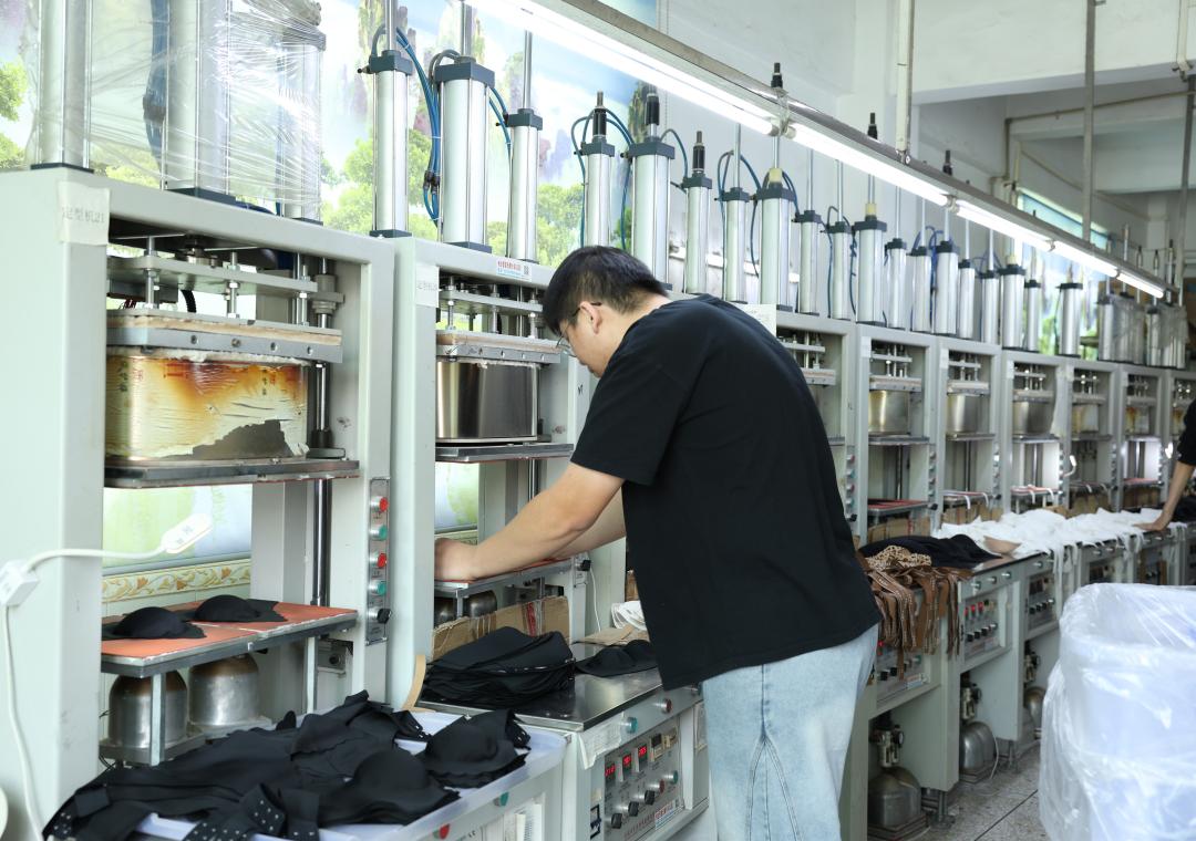 7 Key Criteria to Evaluate a Reliable Lingerie OEM Factory