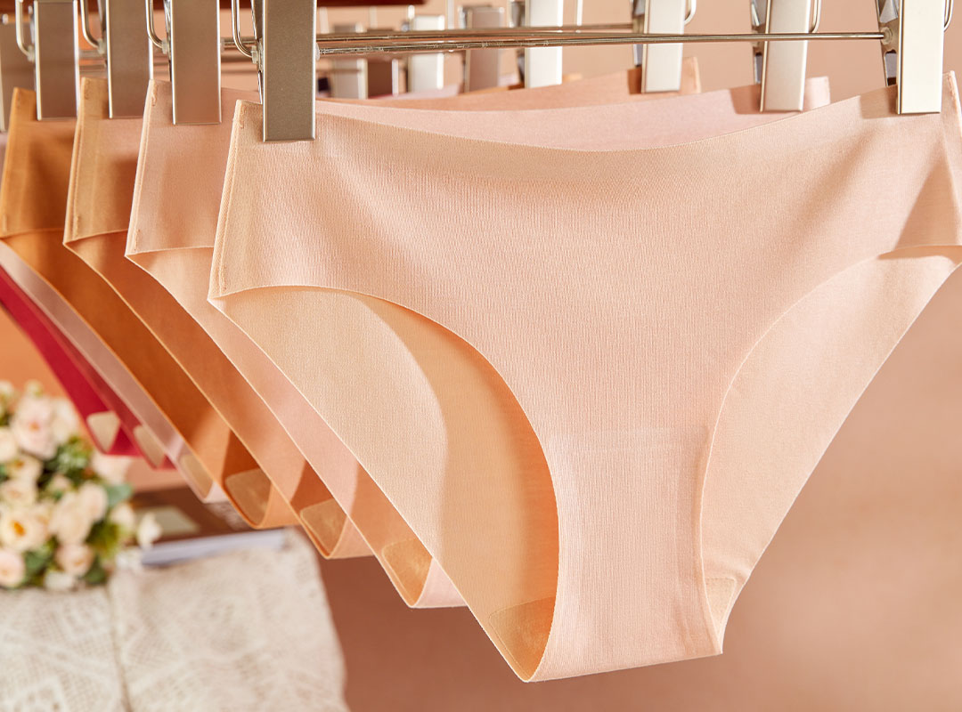 Wholesale seamless brief panties for women